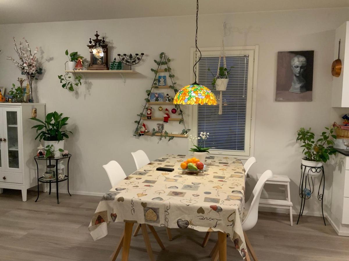 Private Room In The Shared Detached House. Vantaa Buitenkant foto
